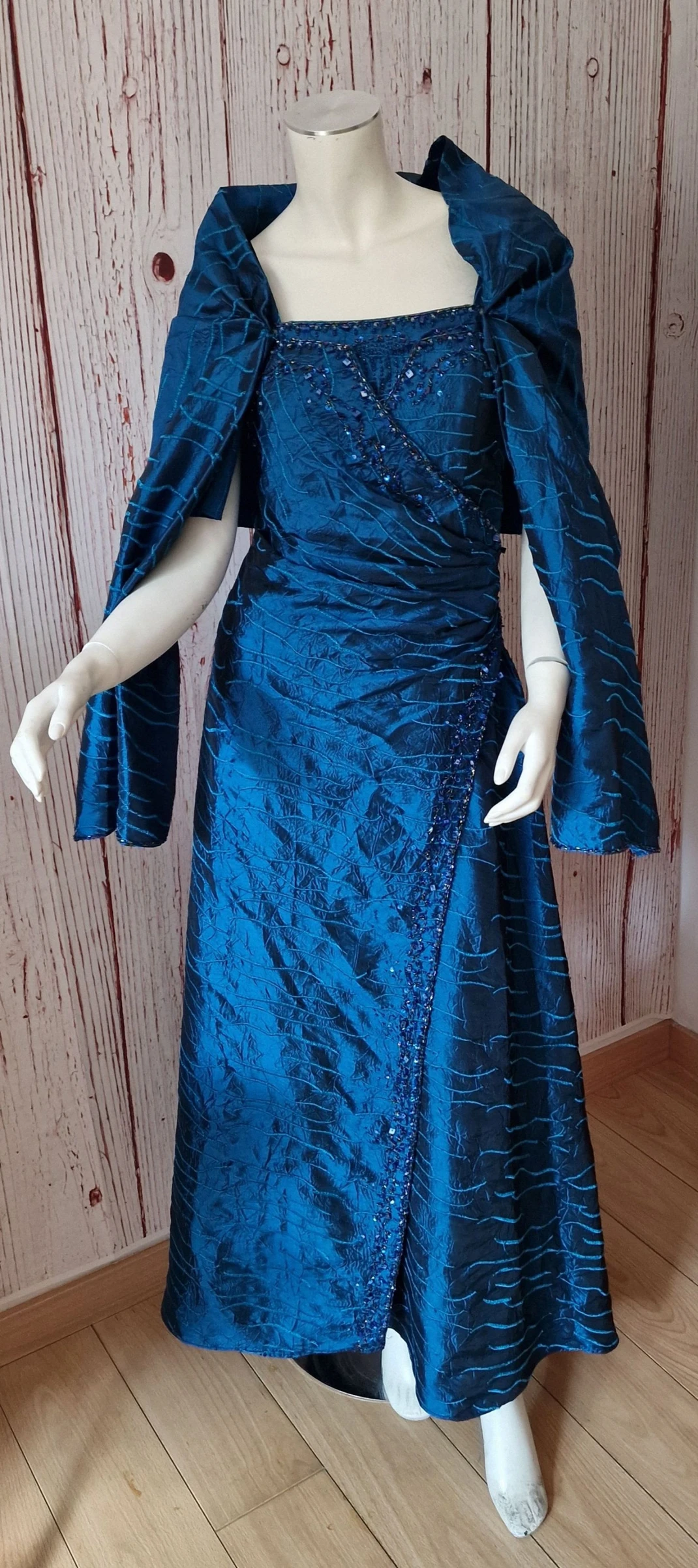 Vestido de Fiesta Largo Koton Azul Eléctrico con Chal/Foulard - Talla S